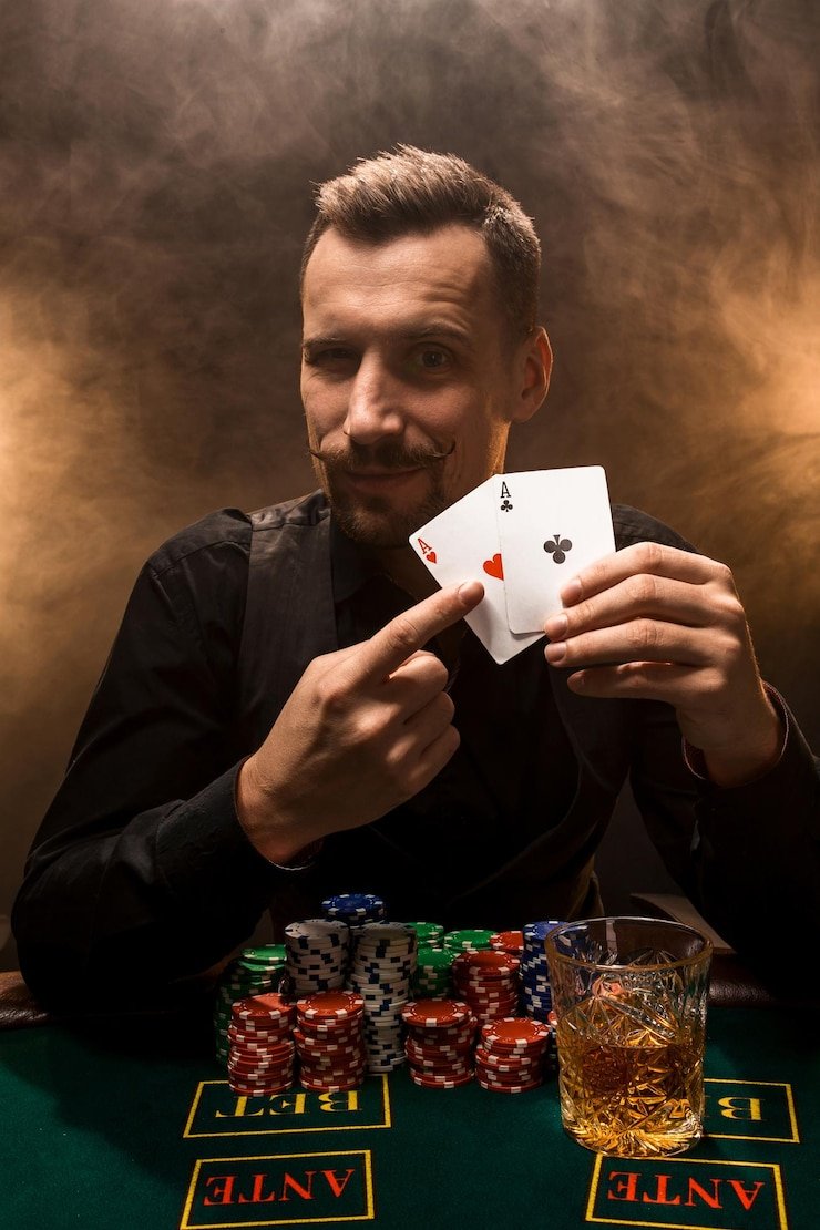 Antarmuka Texas Hold'em Bonus di warioware menampilkan meja dealer langsung dan opsi taruhan mobile